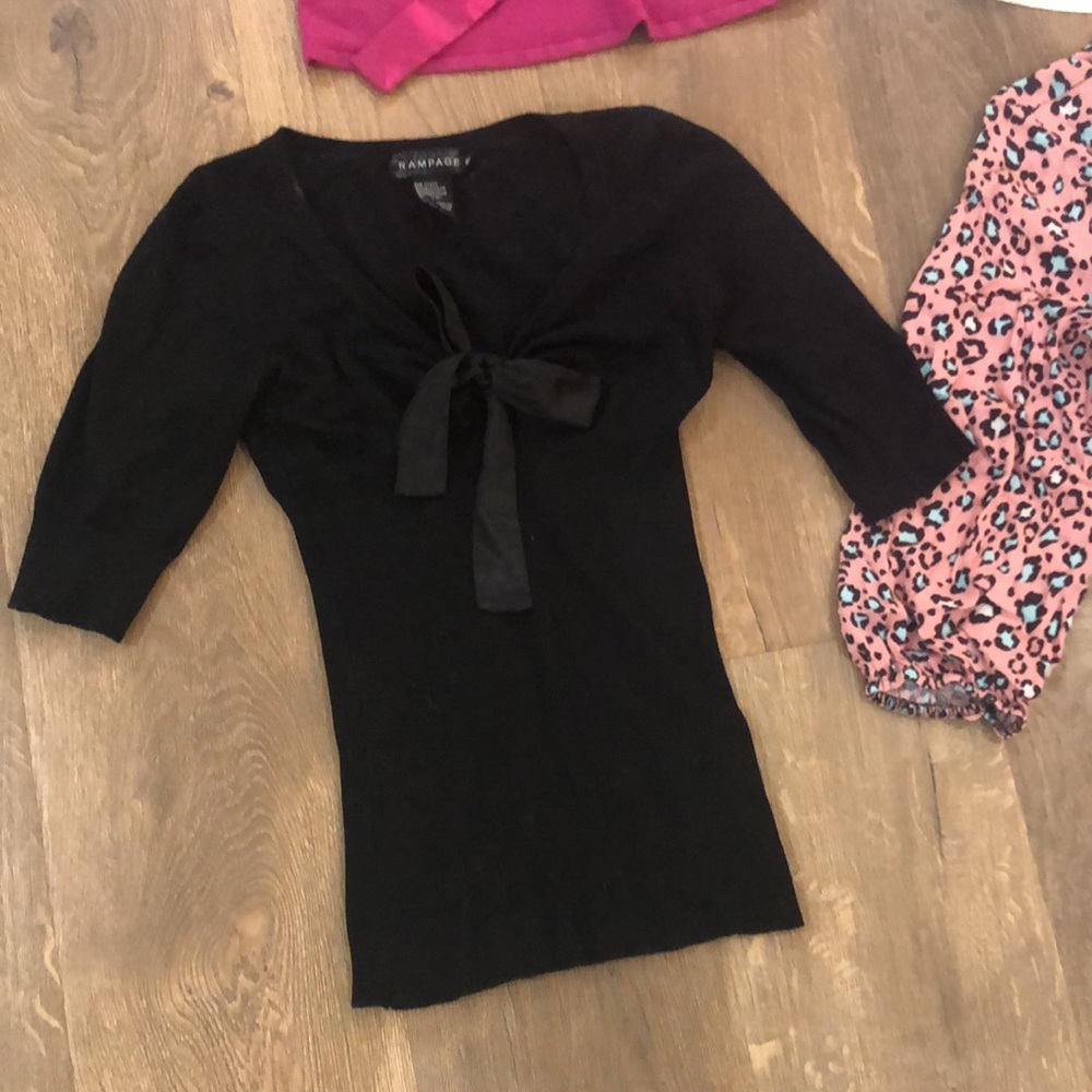 BUNDLE OF 4 BLOUSES/TOPS LOT. - Picture 4 of 5